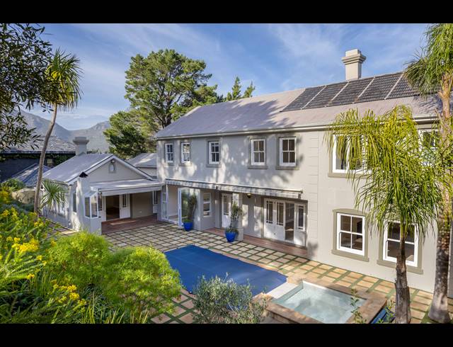 5 BEDROOM HOUSE TO LET IN RUYTEPLAATS